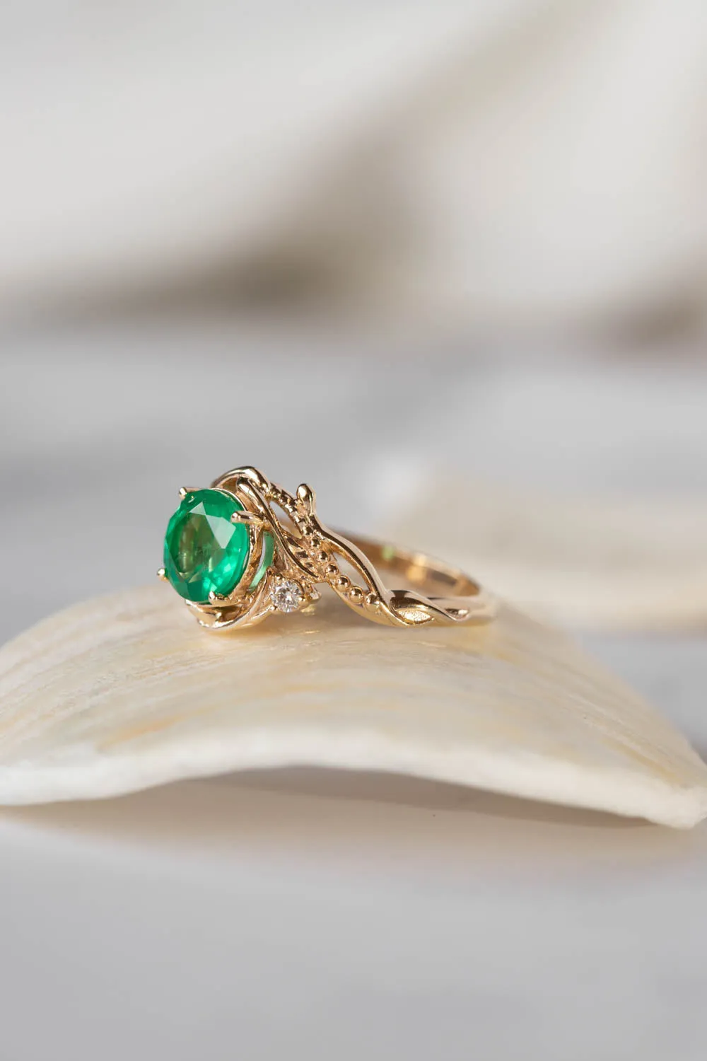 READY TO SHIP: Undina ring in 14K yellow gold, natural emerald round cut 7.5 mm, natural diamonds, RING SIZE - 7 US